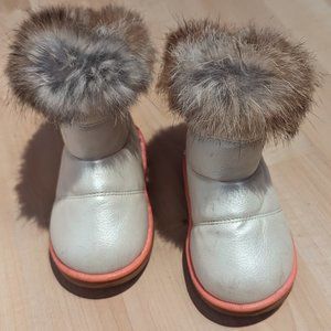 Comfy Kids Yellow Pearly Fur Boots - Infant Girl Size 7, Like New with Velcro